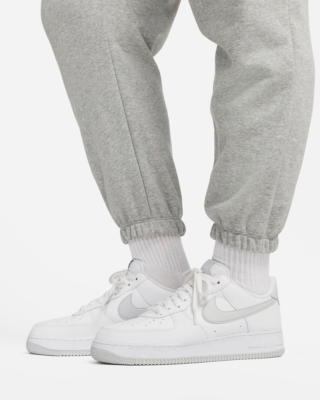Nike Sportswear Club Fleece Women's Mid-Rise Oversized Sweatpants (Plus Size)