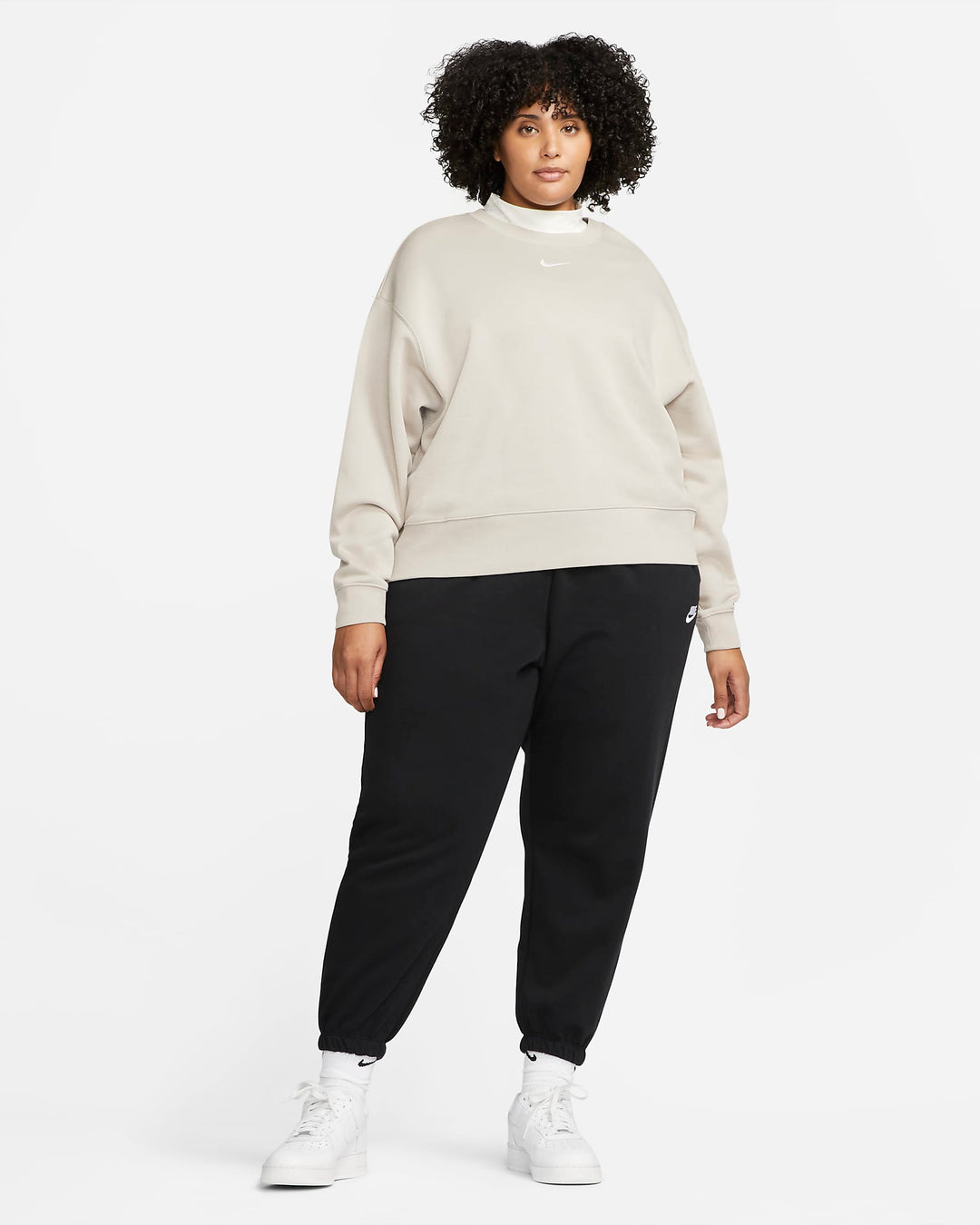 Nike Sportswear Club Fleece Women's Mid-Rise Oversized Sweatpants (Plus Size)
