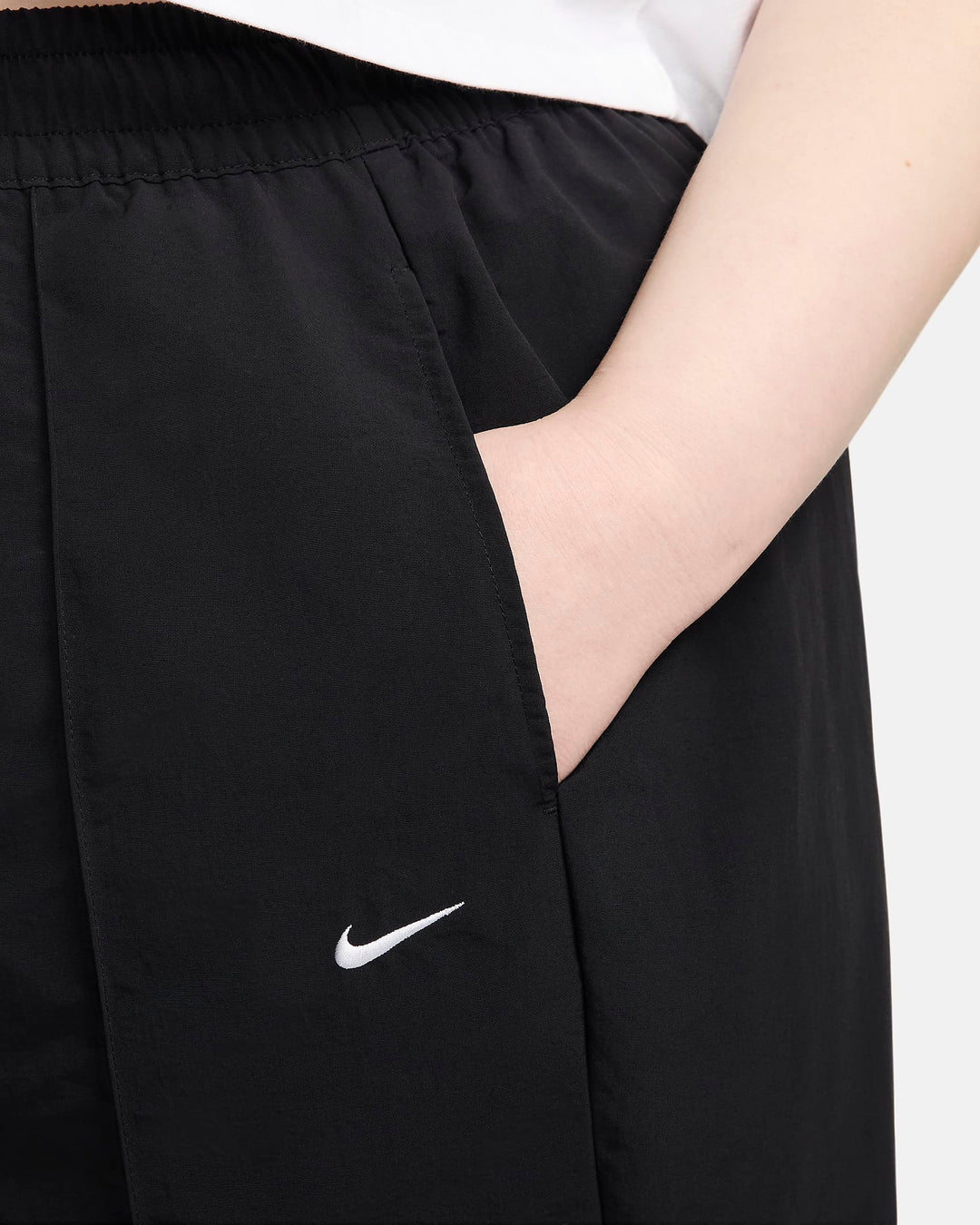 Nike Sportswear Everything Wovens Women's Mid-Rise Open-Hem Pants (Plus Size)
