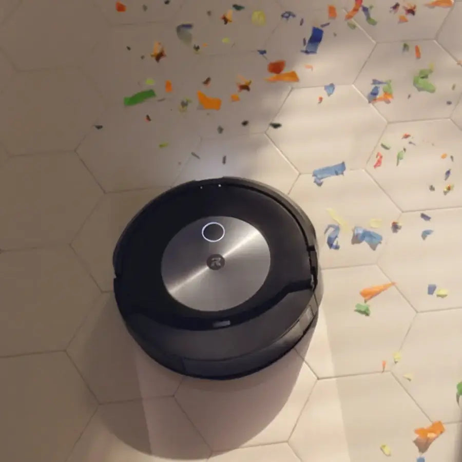 iRobot - Roomba Combo j7+ Self-Emptying Robot Vacuum & Mop - Graphite - Open Box - Excellent