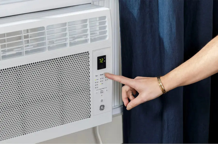 GE - 250 Sq. Ft. 6000 BTU Window Air Conditioner - White