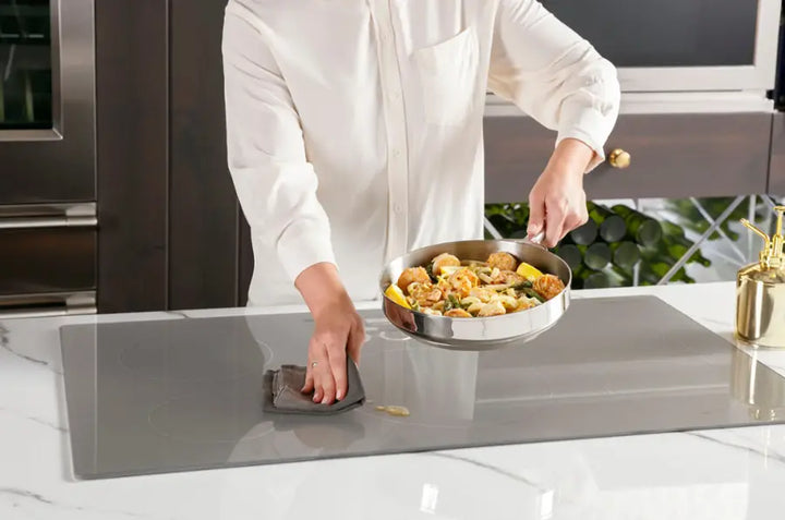 Monogram - 36" Built-In Induction Cooktop - Silver