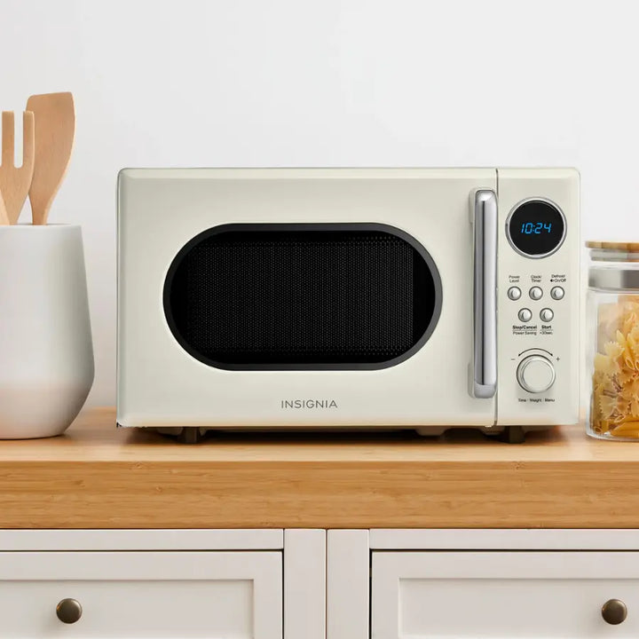 Insignia™ - .7 Cu. Ft. Retro Compact Microwave - Cream