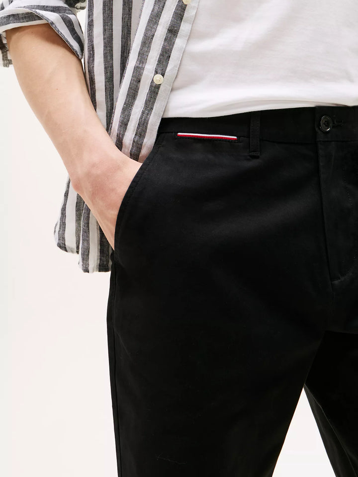 Tommy Hilfiger Regular Fit 9" Comfort Waist Tommy Short
