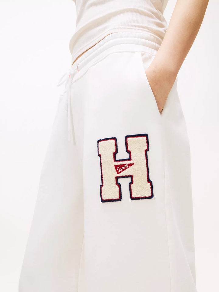 Tommy Hilfiger Flocked Logo Straight-Leg Sweatpant