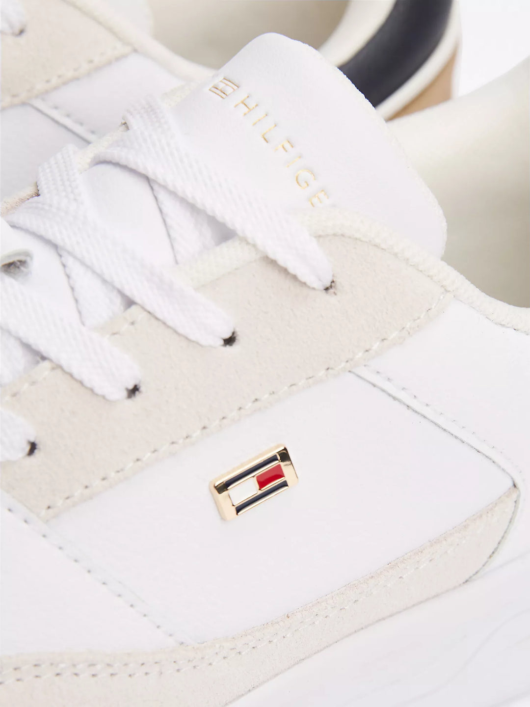 Tommy Hilfiger Flag Emblem Metallic Sneaker