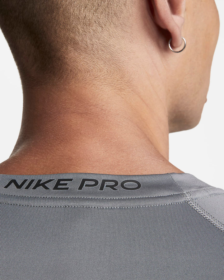 Nike Pro Men's Dri-FIT Tight Short-Sleeve Fitness Top