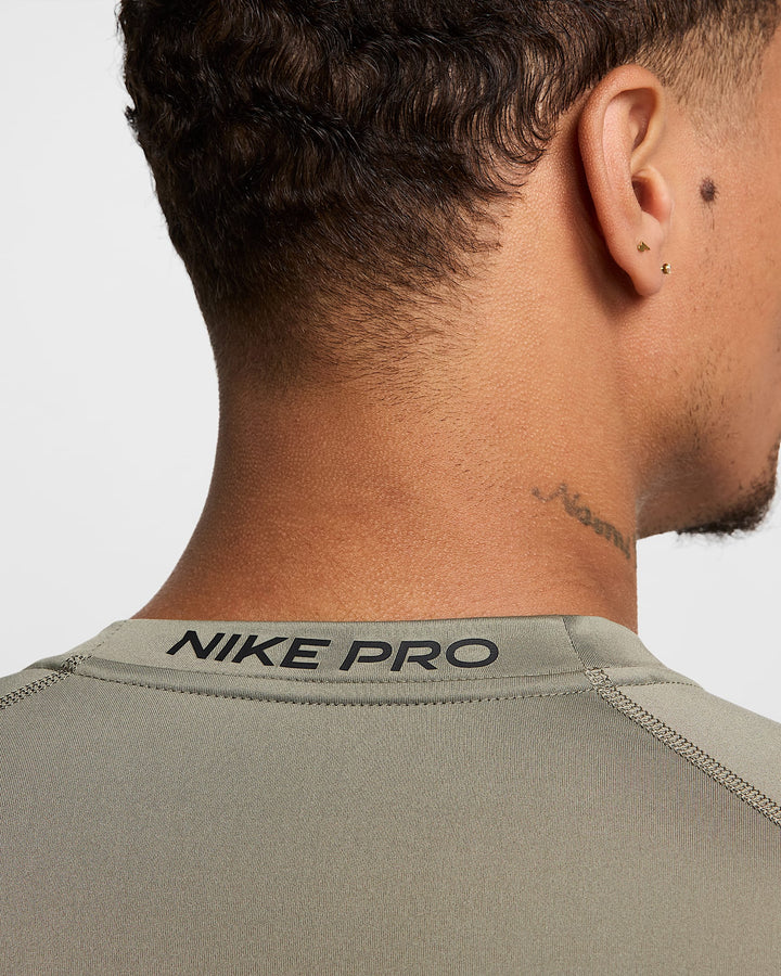 Nike Pro Men's Dri-FIT Tight Short-Sleeve Fitness Top
