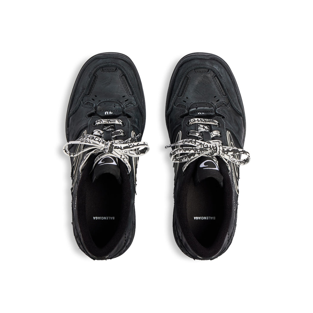 BALENCIAGA Men's Hamptons Worn-out Sneaker in White/dark Blue/grey