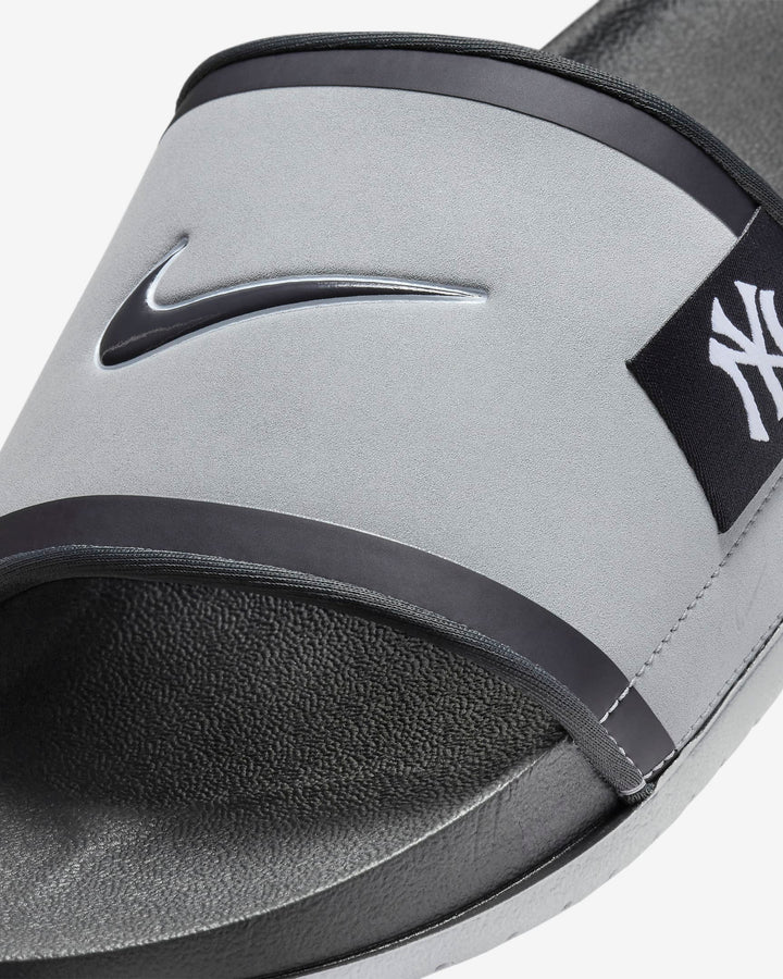 Nike Offcourt (Chicago White Sox) Offcourt Slides