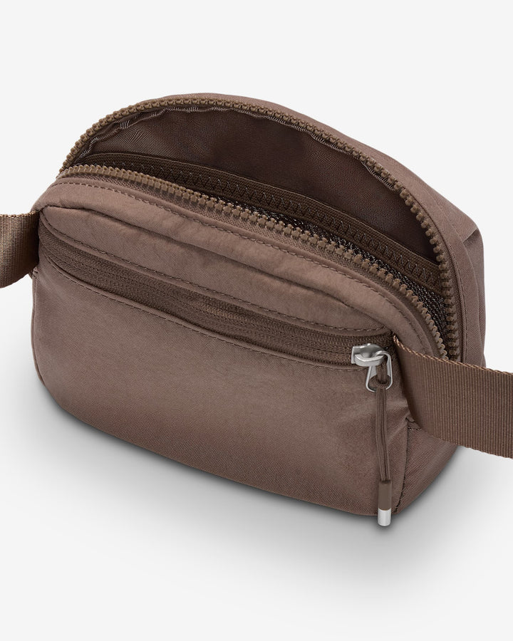 Nike Aura Crossbody Bag (2L)