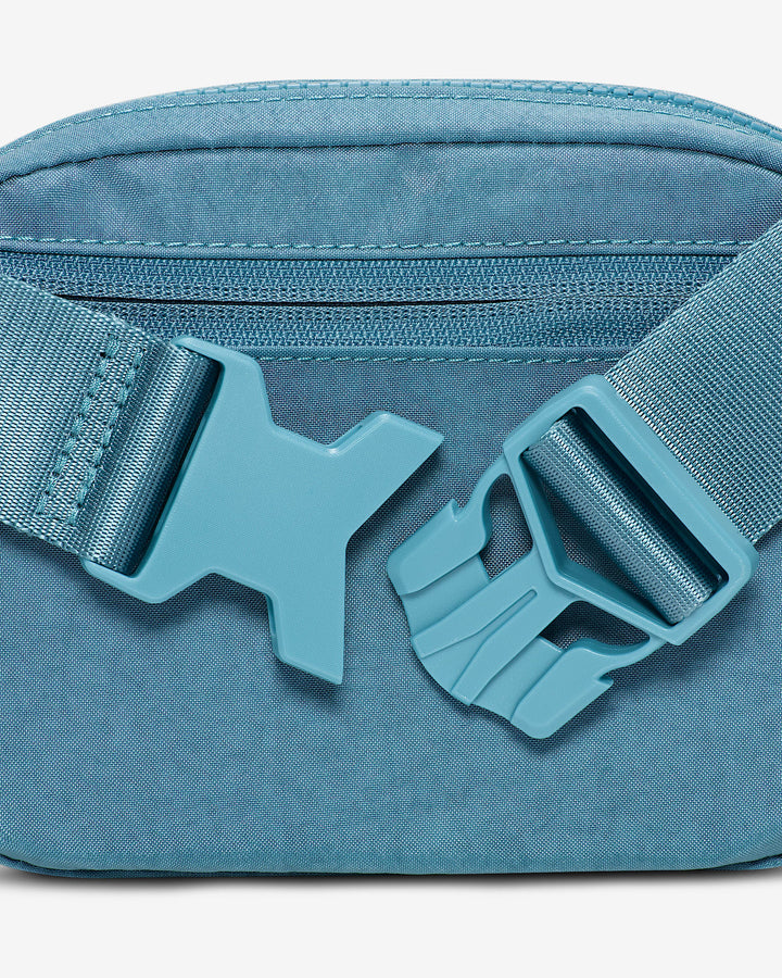 Nike Aura Crossbody Bag (2L)