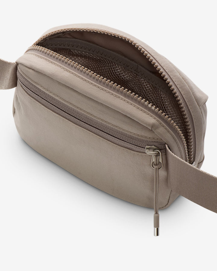 Nike Aura Crossbody Bag (2L)