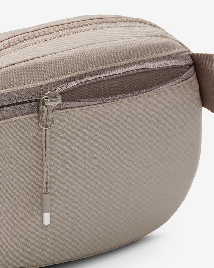 Nike Aura Crossbody Bag (2L)