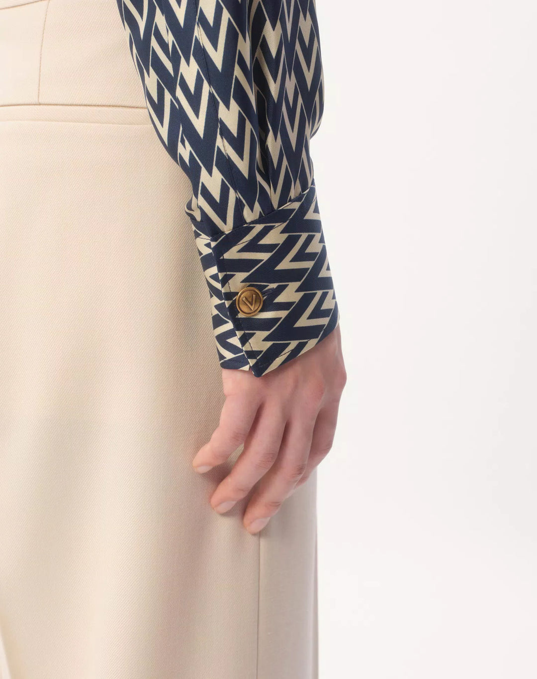 Valentino SILK TWILL SHIRT WITH TOUTE LA V PRINT