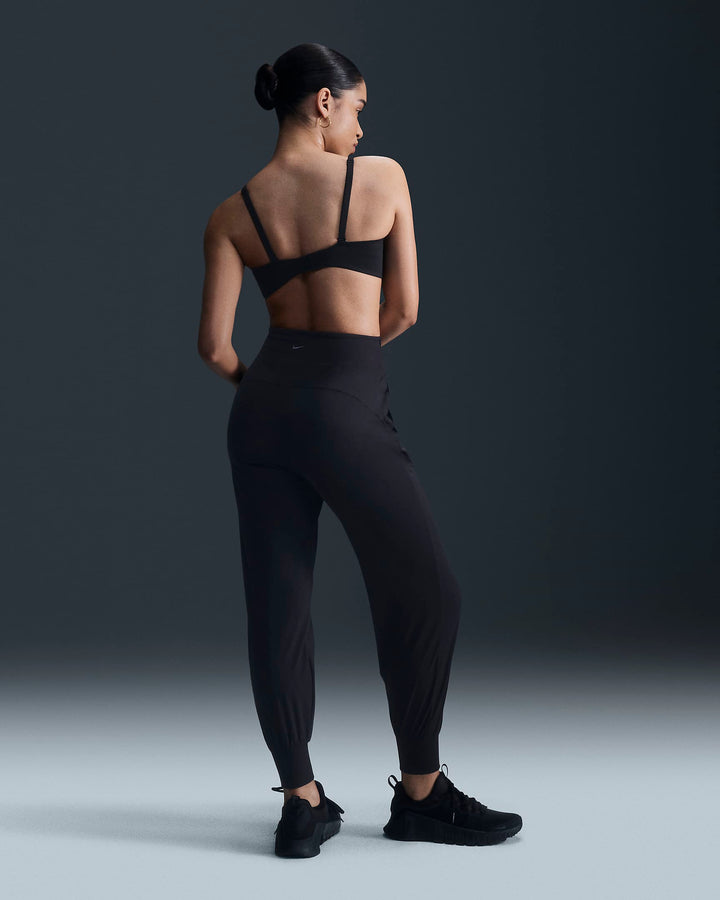 Nike Alate Minimalist Women's Light-Support Padded Convertible Sports Bra
