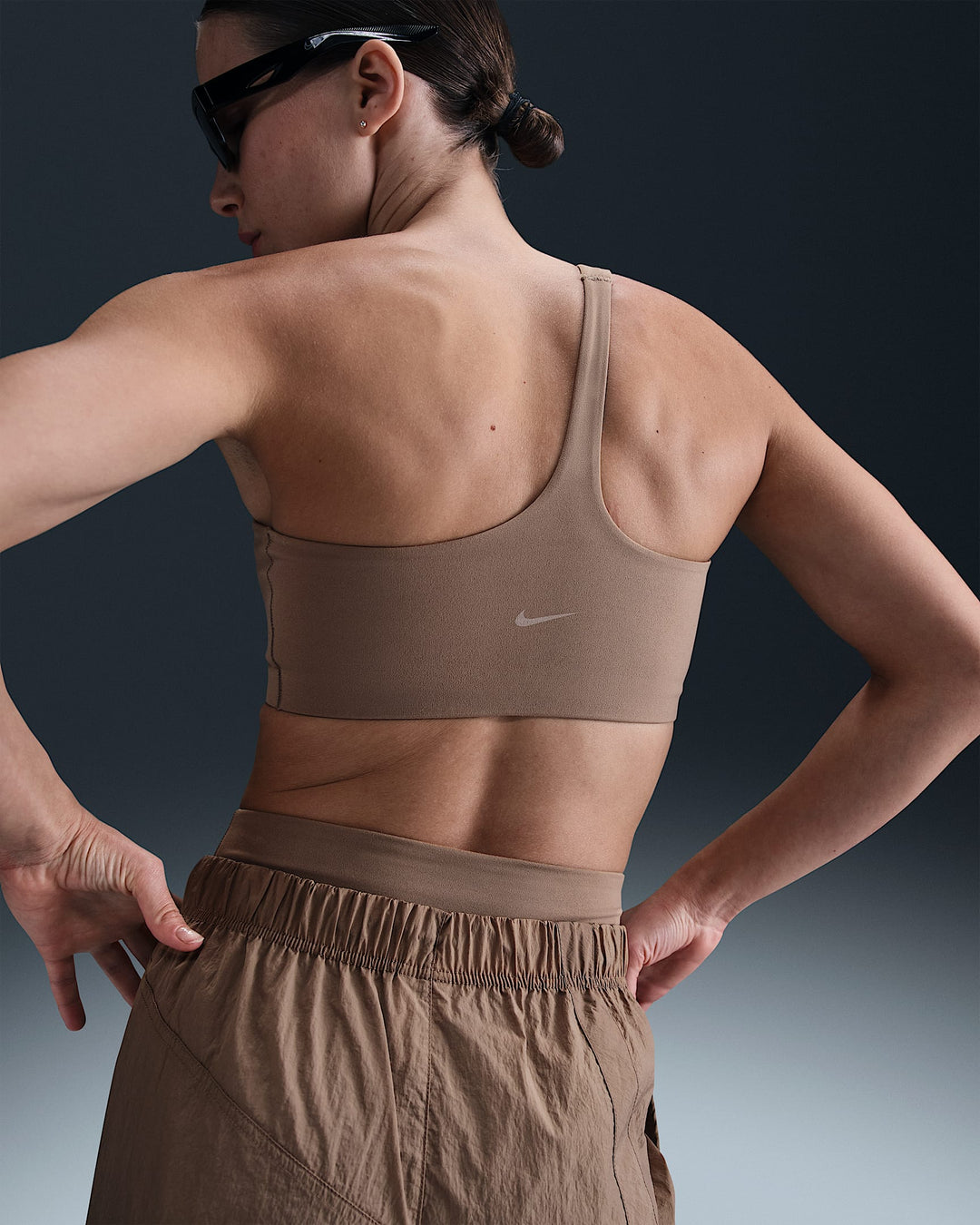 Nike Zenvy Asymmetrical Women's Light-Support Padded Sports Bra