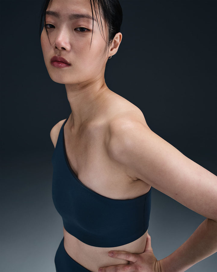 Nike Zenvy Asymmetrical Women's Light-Support Padded Sports Bra