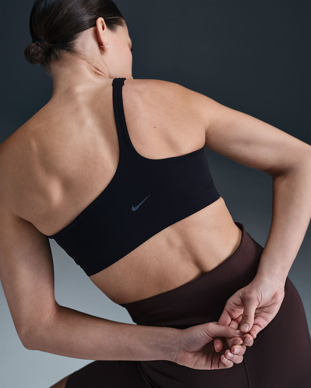 Nike Zenvy Asymmetrical Women's Light-Support Padded Sports Bra