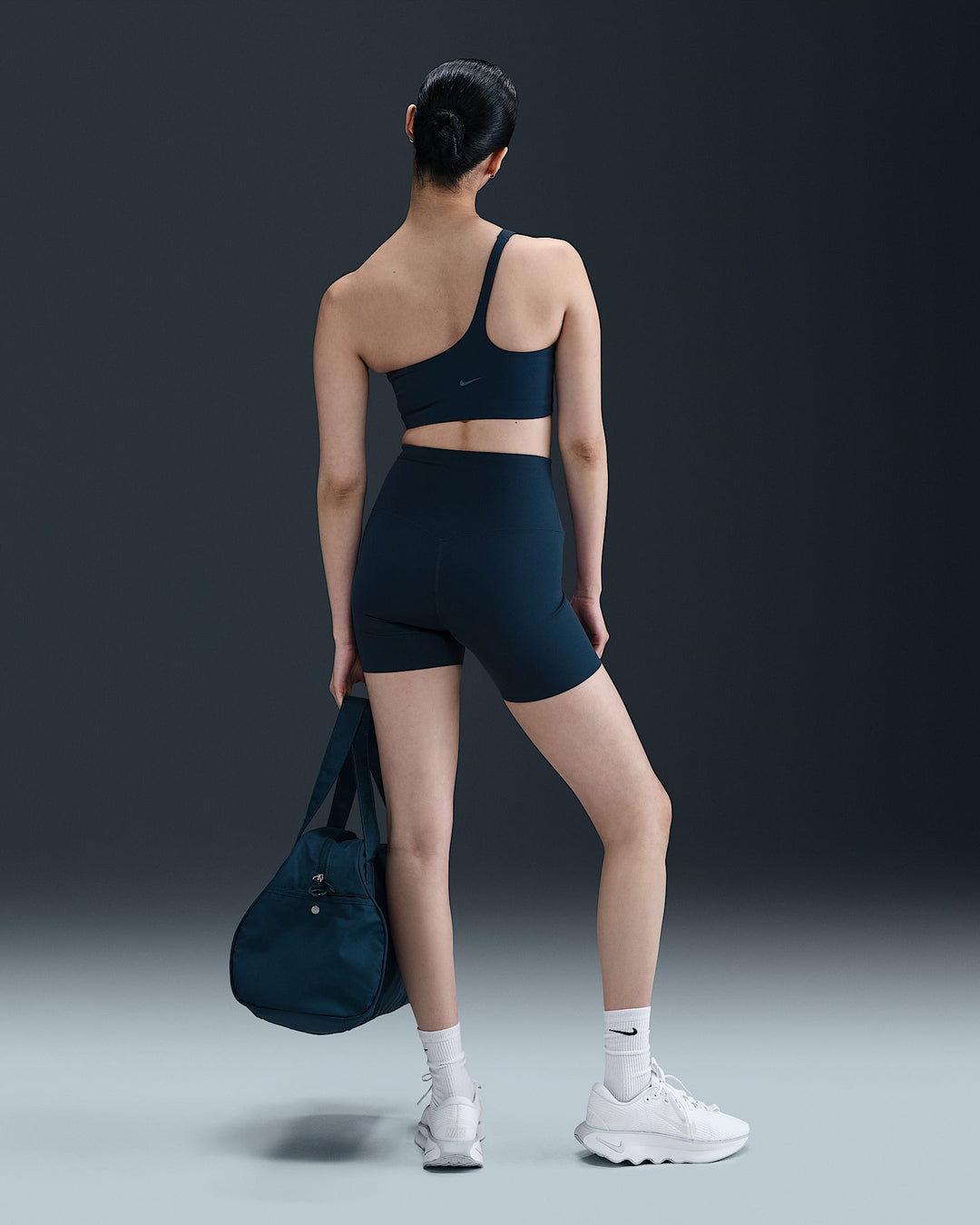 Nike Zenvy Asymmetrical Women's Light-Support Padded Sports Bra