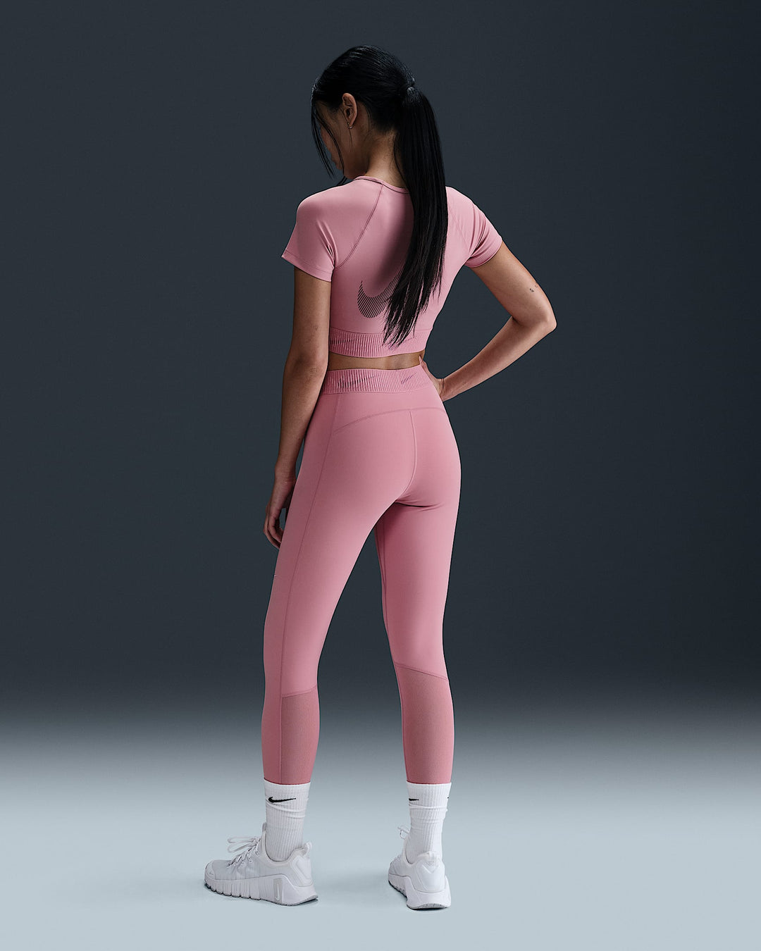 Nike Pro Women's Mid-Rise 7/8 Graphic Leggings