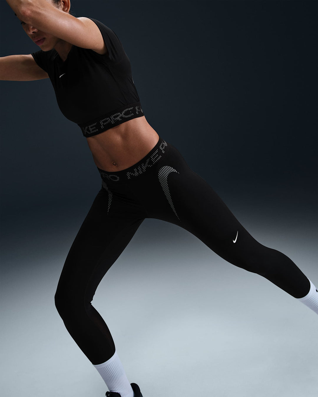 Nike Pro Women's Mid-Rise 7/8 Graphic Leggings