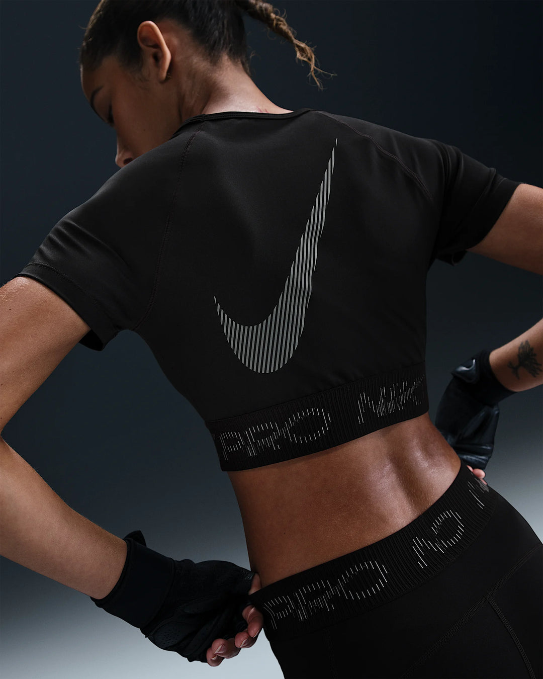 Nike Women's Dri-FIT Short-Sleeve Cropped Graphic Top