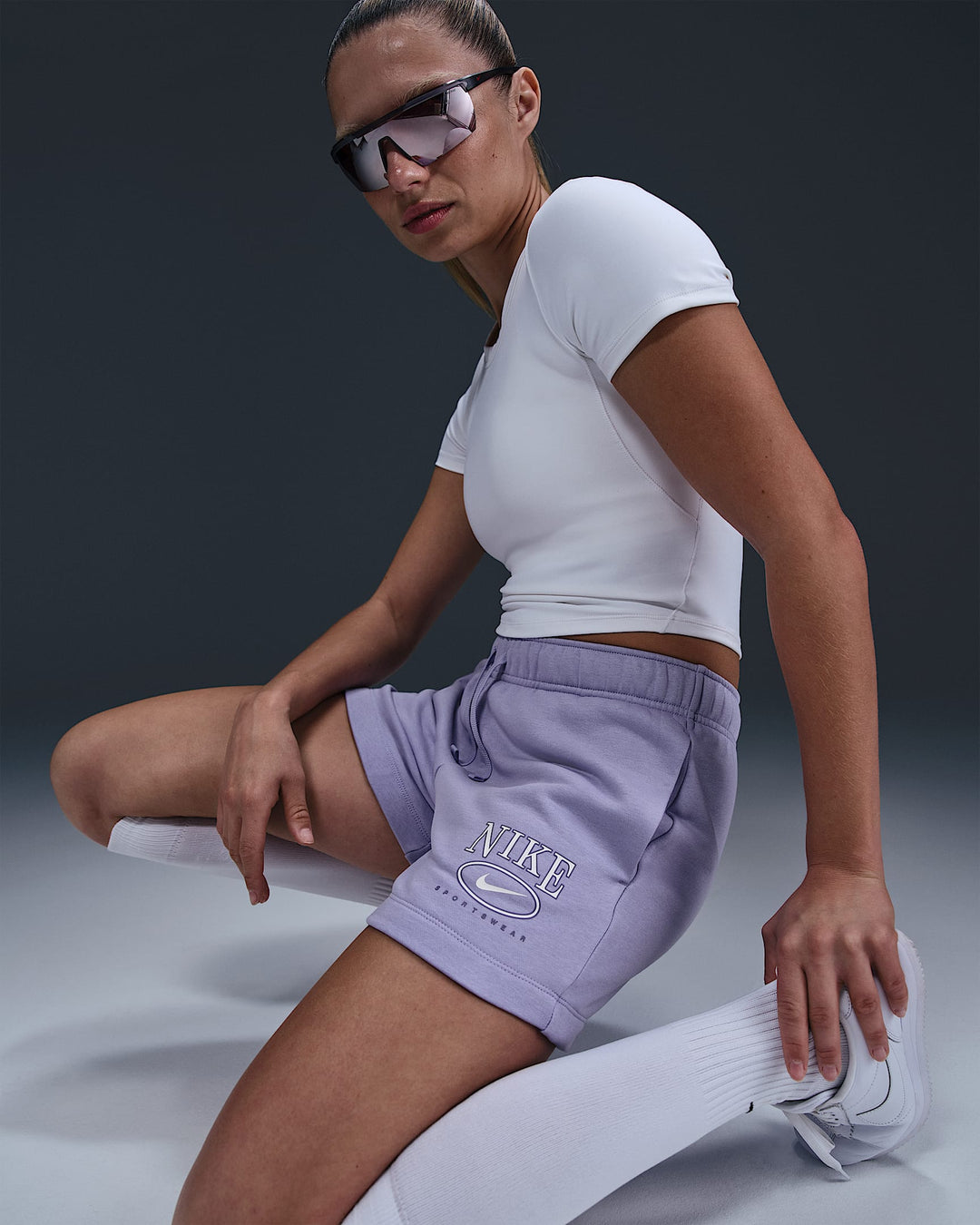 Nike Sportswear Club Fleece Women's Mid-Rise 4" Graphic Shorts
