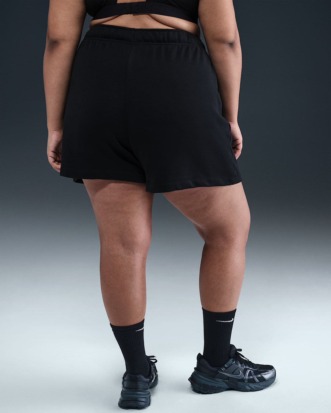 Nike Sportswear Club Fleece Women's Mid-Rise 4" Graphic Shorts (Plus Size)