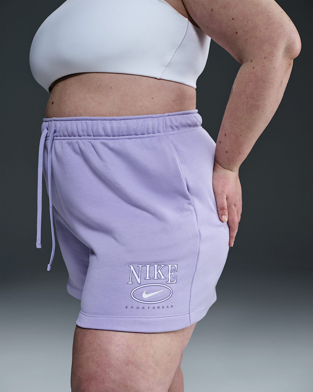Nike Sportswear Club Fleece Women's Mid-Rise 4" Graphic Shorts (Plus Size)