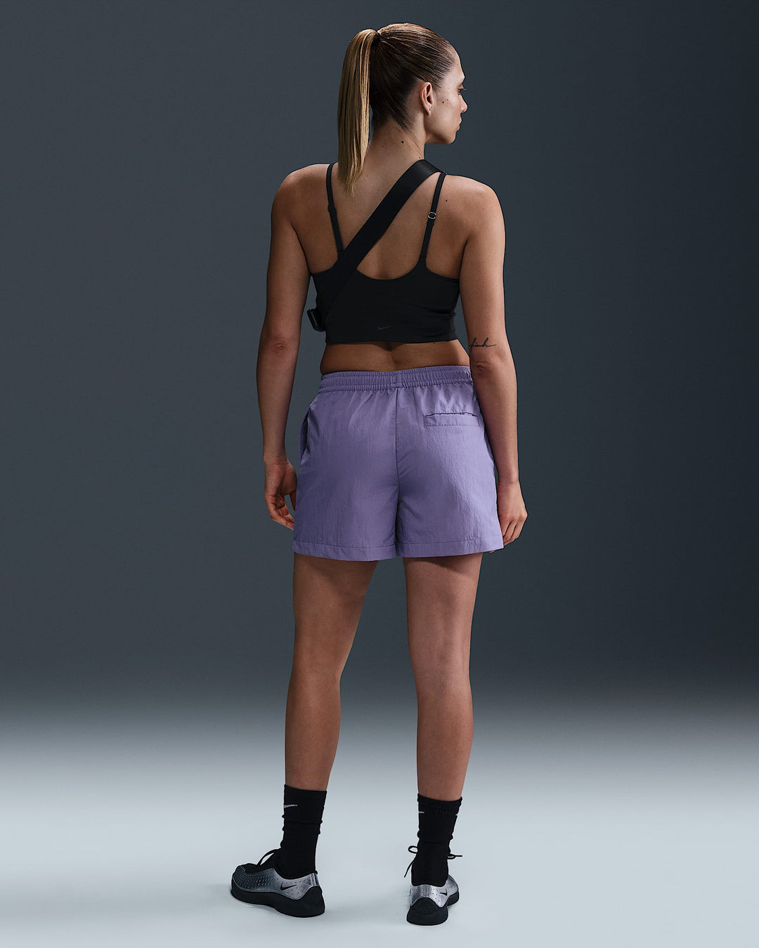 Nike Sportswear Everything Wovens Women's Mid-Rise 5" Shorts