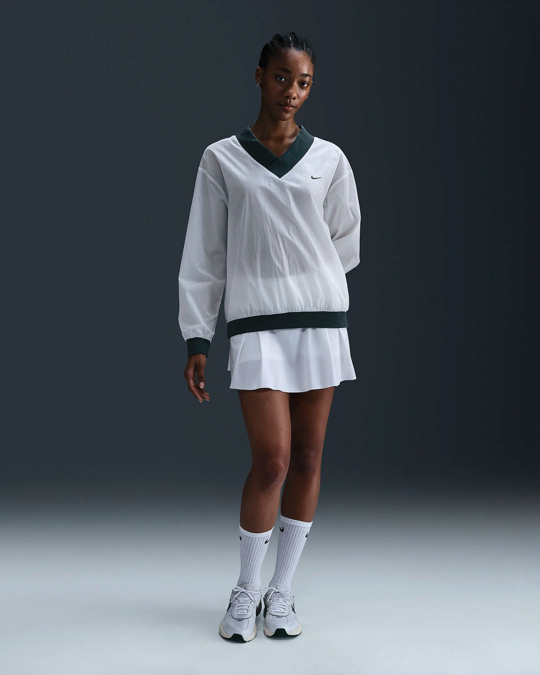Nike Women's Loose UV Woven Long-Sleeve V-Neck Top