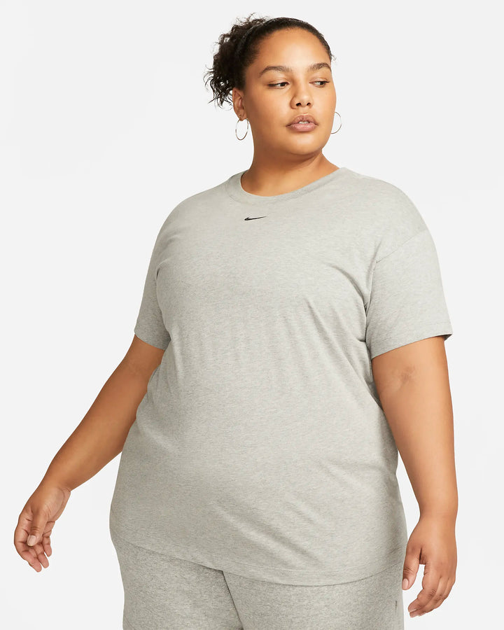 Nike Women's T-Shirt (Plus Size)