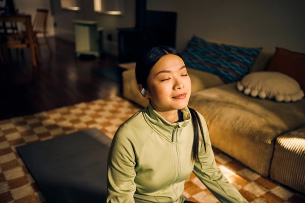 LG BUDS.AUSALWH LG xboom Buds by will.i.am | Bluetooth Earbuds | xboom Signature Sound with Graphene Driver, White