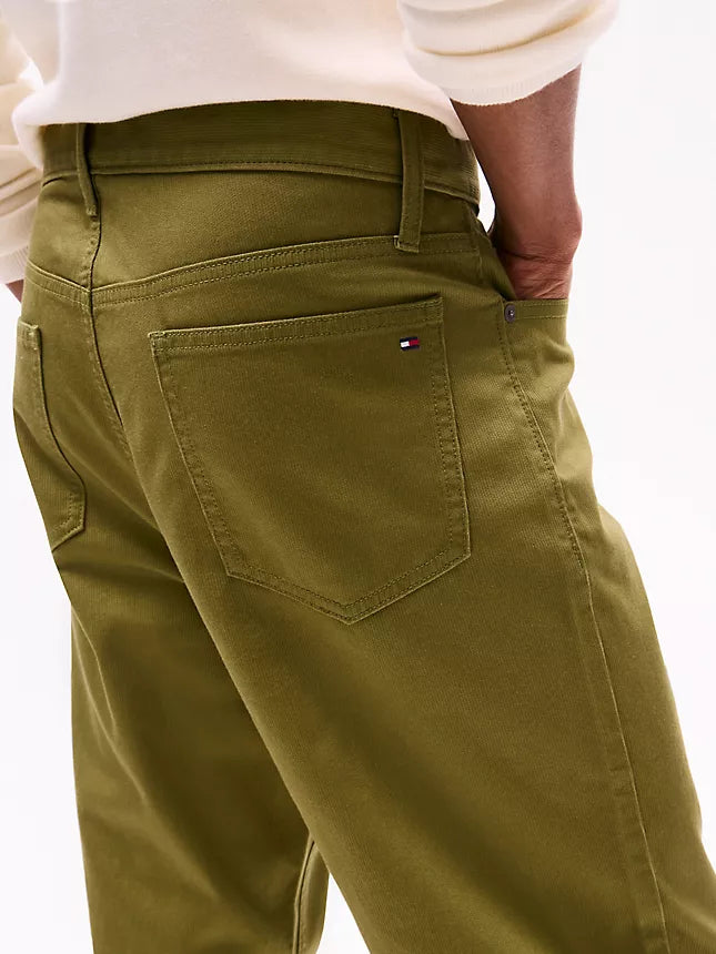 Tommy Hilfiger 5-Pocket Bedford Corduroy Straight Pant