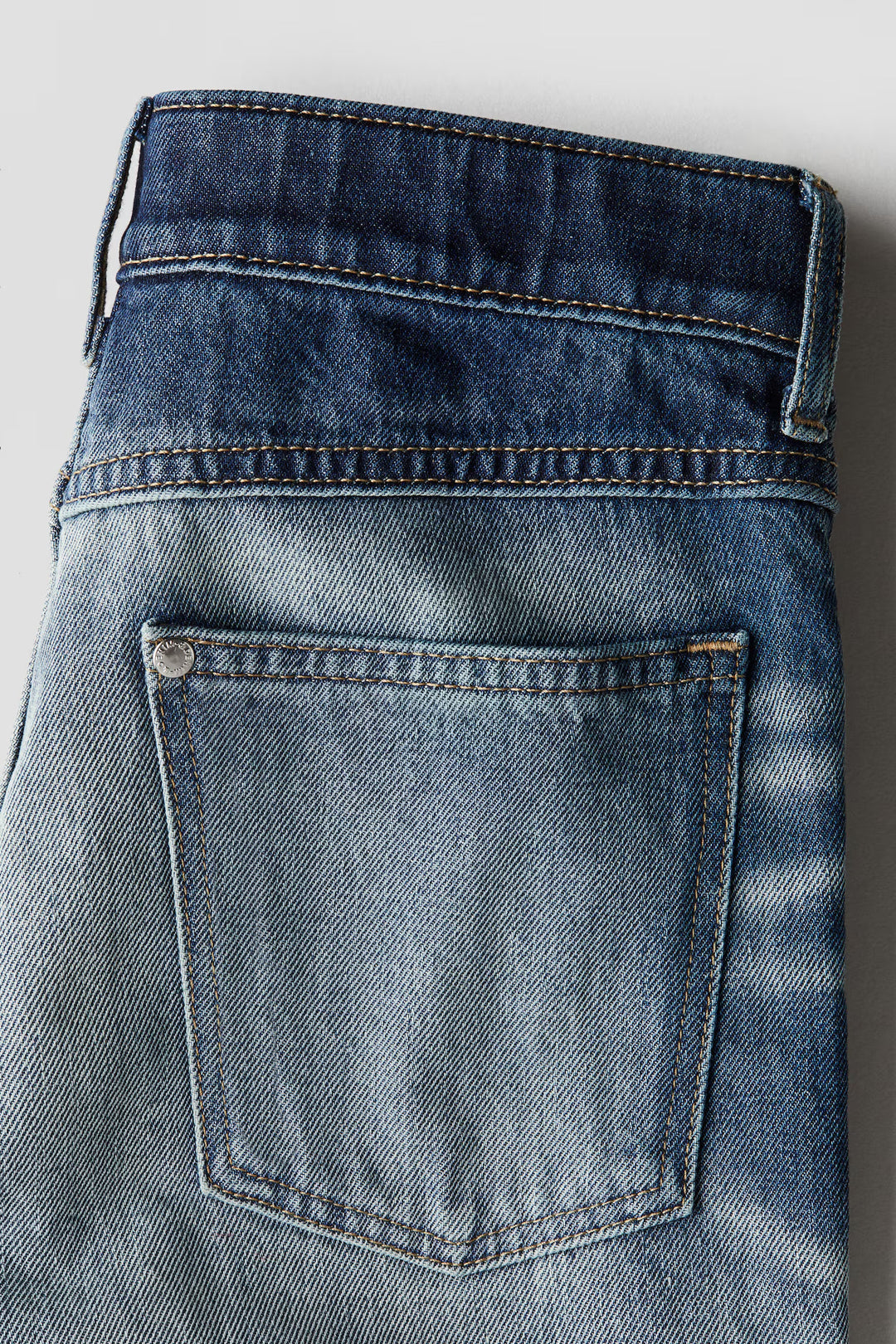 H&M Relaxed Tapered Fit Jeans