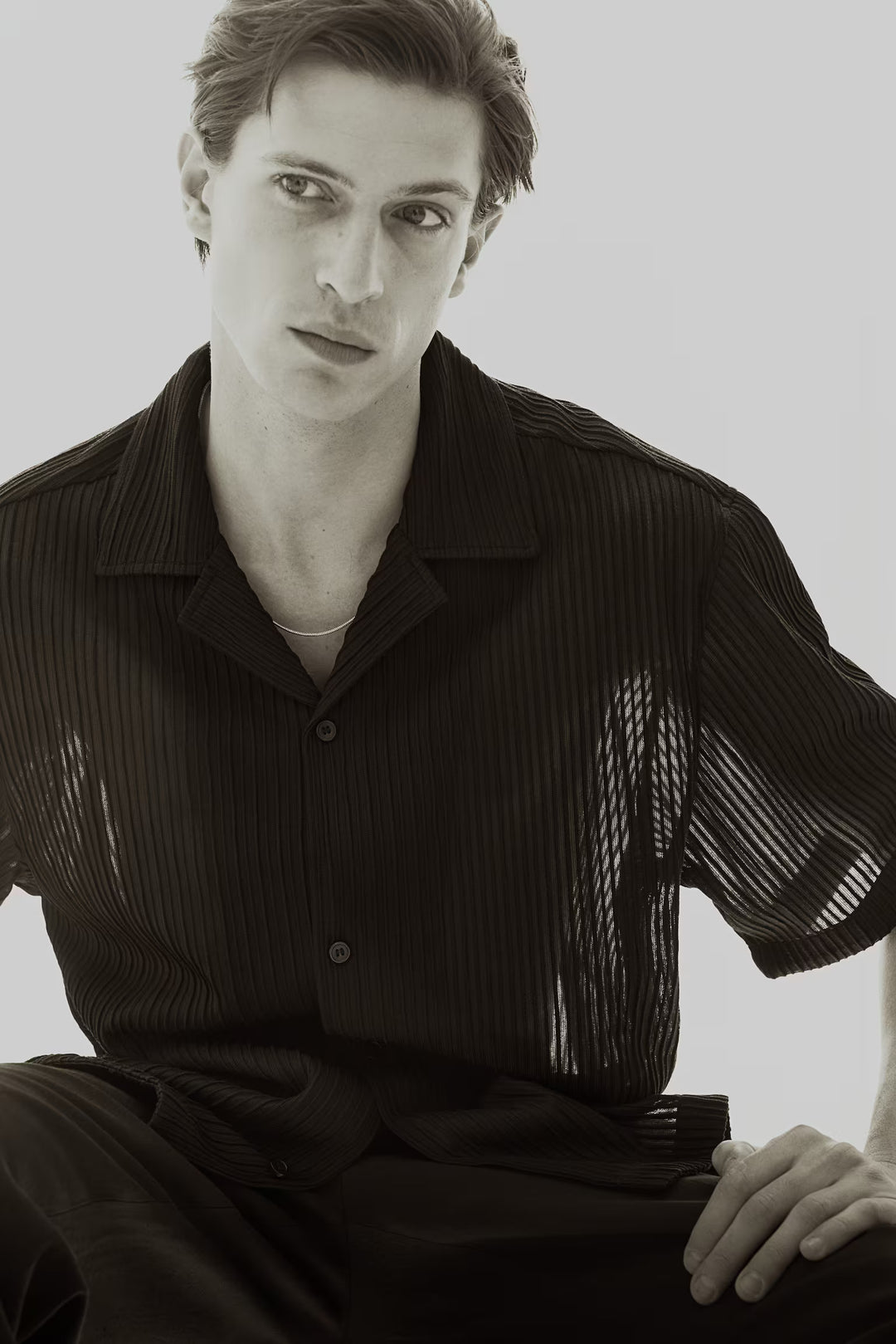 H&M Loose Fit Textured Resort Shirt