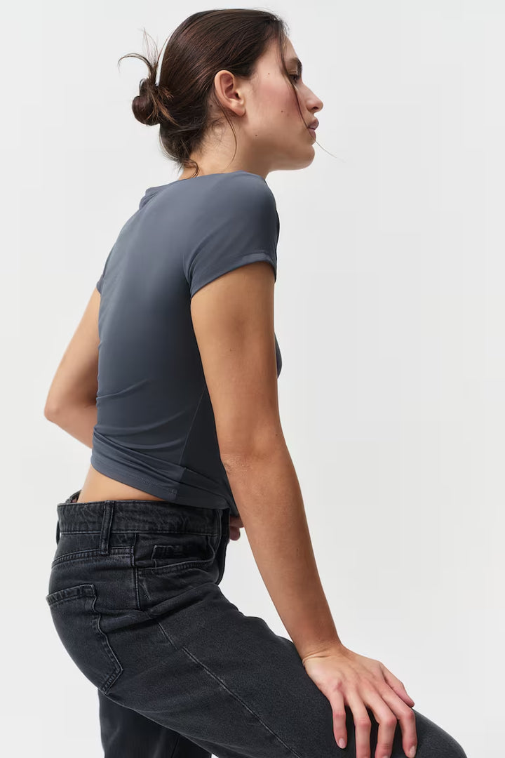 H&M FITTED T-SHIRT