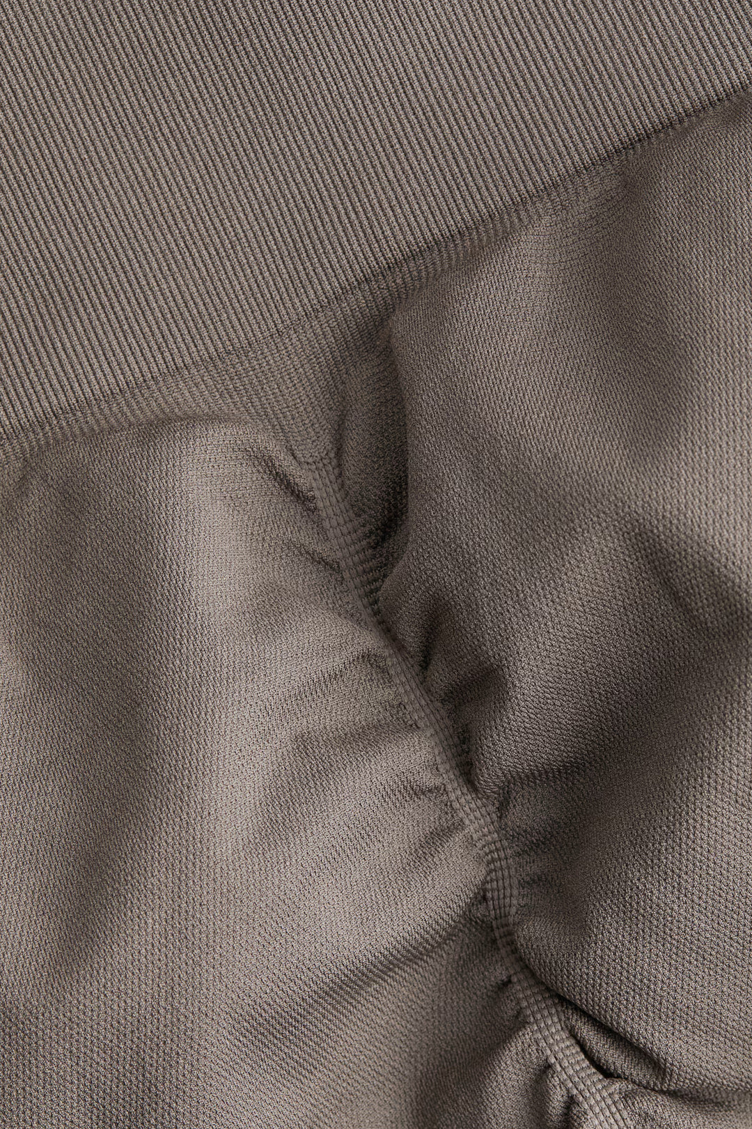 H&M Seamless Shaping Sports leggings in DryMove™