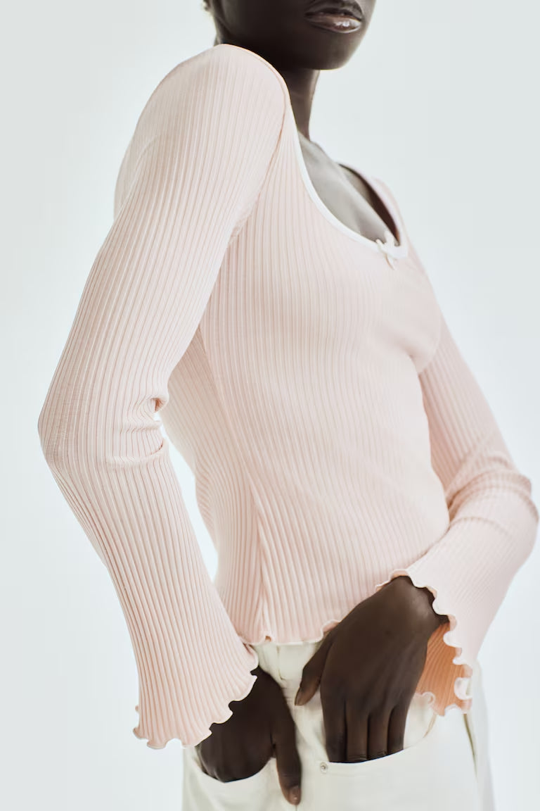 H&M RIBBED TOP WITH OVERLOCKED TRIM