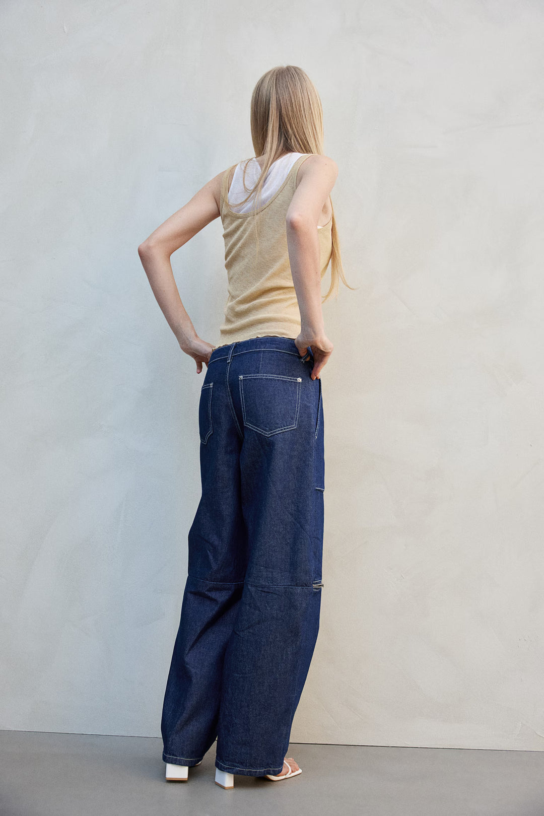 H&M Barrel Low Cargo Jeans