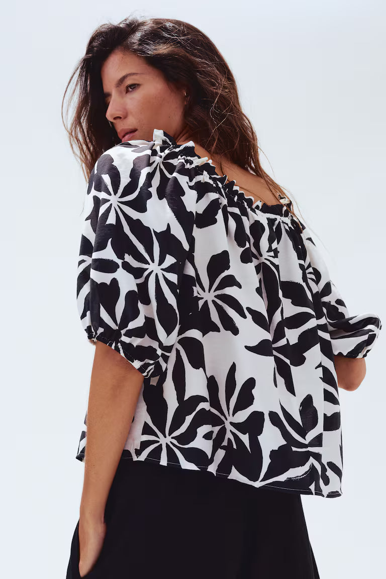 H&M Ruffle-Trimmed Blouse