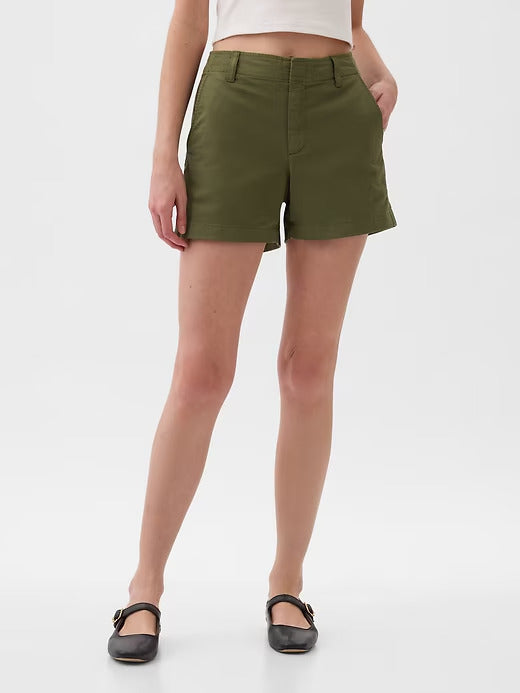 Gap 4" Downtown Khaki Shorts