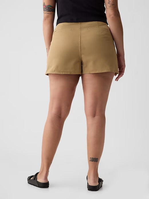 Gap 4" Downtown Khaki Shorts