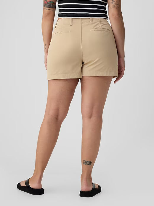 Gap 4" Downtown Khaki Shorts