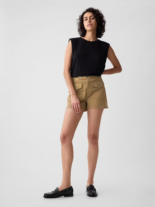 Gap 4" Downtown Khaki Shorts