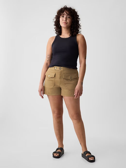 Gap 4" Downtown Khaki Shorts