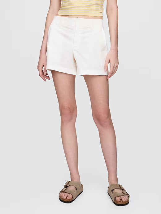 Gap 4" Downtown Khaki Shorts