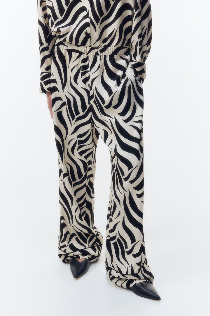 H&M Loose-Fit Twill Pants