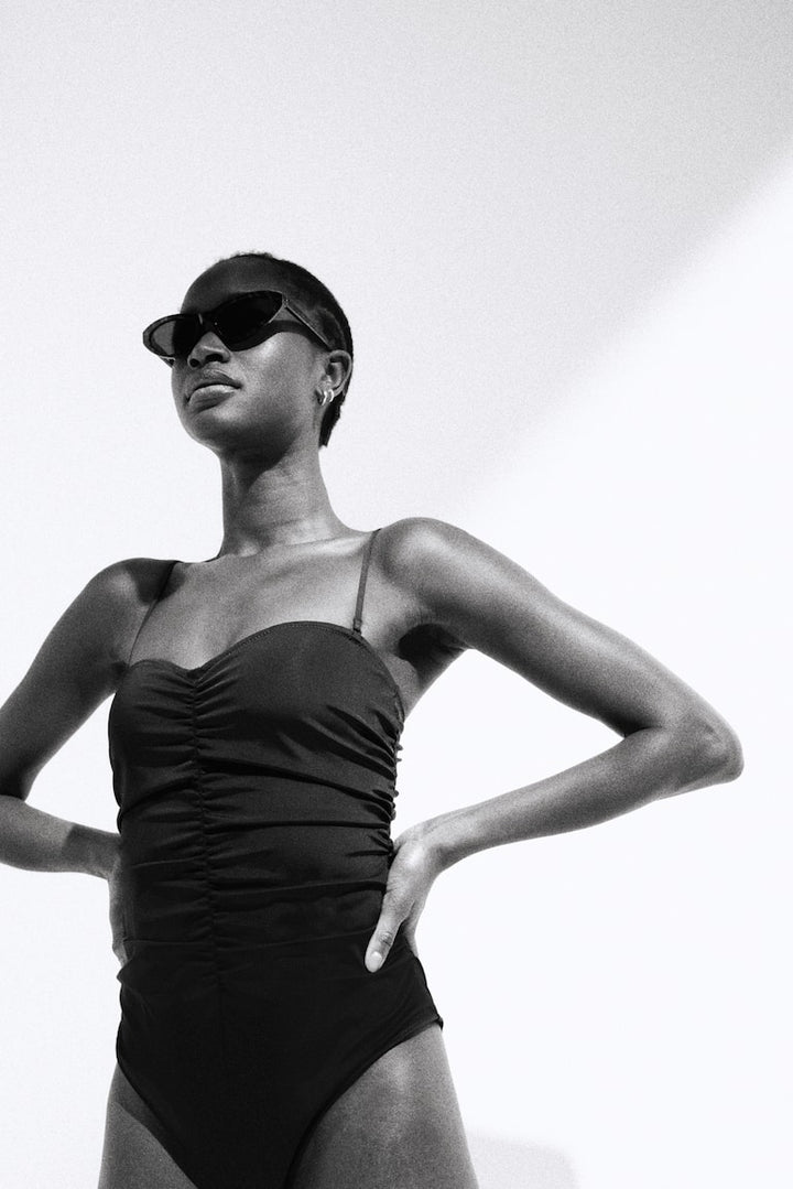 H&M Medium Shape Bandeau Swimsuit